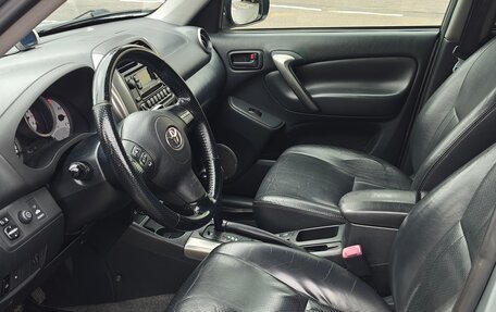 Toyota RAV4, 2005 год, 1 050 000 рублей, 16 фотография
