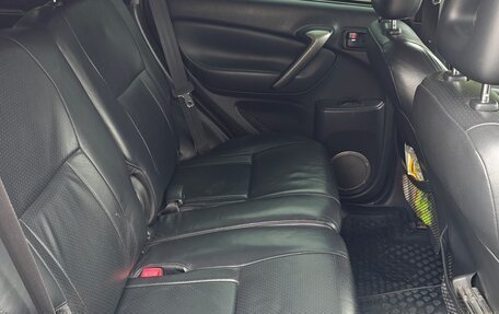Toyota RAV4, 2005 год, 1 050 000 рублей, 18 фотография