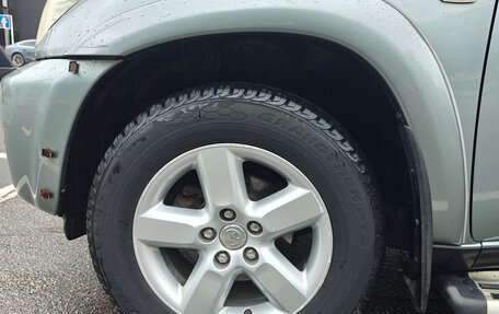 Toyota RAV4, 2005 год, 1 050 000 рублей, 23 фотография