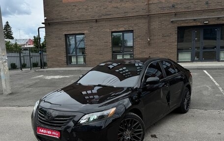 Toyota Camry, 2008 год, 590 000 рублей, 1 фотография