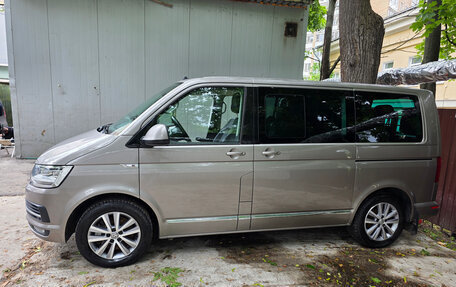 Volkswagen Multivan T6 рестайлинг, 2018 год, 4 500 000 рублей, 16 фотография