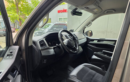 Volkswagen Multivan T6 рестайлинг, 2018 год, 4 500 000 рублей, 30 фотография