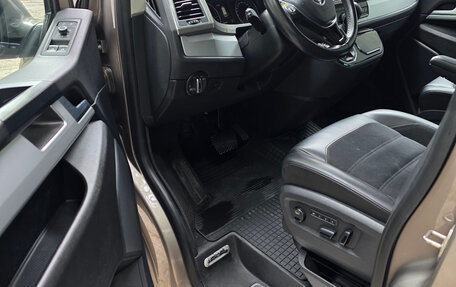 Volkswagen Multivan T6 рестайлинг, 2018 год, 4 500 000 рублей, 31 фотография