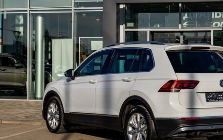 Volkswagen Tiguan II, 2018 год, 2 295 000 рублей, 9 фотография