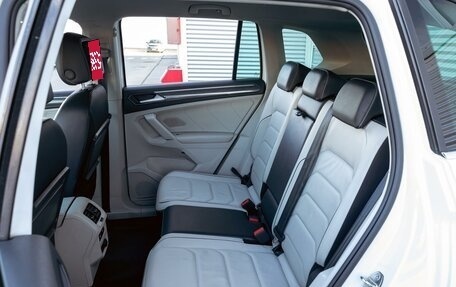 Volkswagen Tiguan II, 2018 год, 2 295 000 рублей, 18 фотография