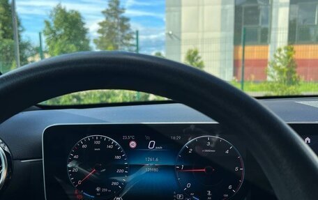 Mercedes-Benz A-Класс, 2018 год, 1 950 000 рублей, 24 фотография