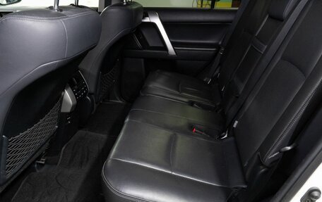 Toyota Land Cruiser Prado 150 рестайлинг 2, 2018 год, 5 990 000 рублей, 17 фотография