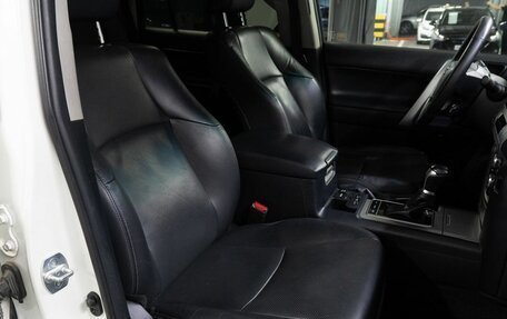 Toyota Land Cruiser Prado 150 рестайлинг 2, 2018 год, 5 990 000 рублей, 20 фотография