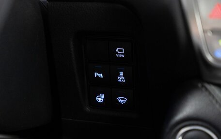 Toyota Land Cruiser Prado 150 рестайлинг 2, 2018 год, 5 990 000 рублей, 25 фотография