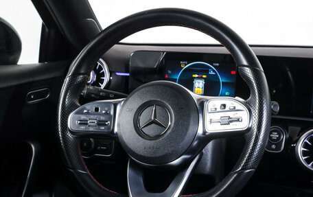 Mercedes-Benz A-Класс, 2018 год, 2 400 000 рублей, 14 фотография