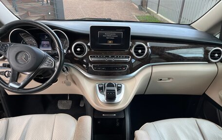 Mercedes-Benz V-Класс, 2015 год, 3 800 000 рублей, 5 фотография