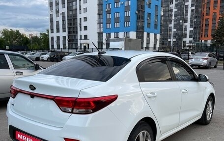KIA Rio IV, 2018 год, 1 200 000 рублей, 2 фотография