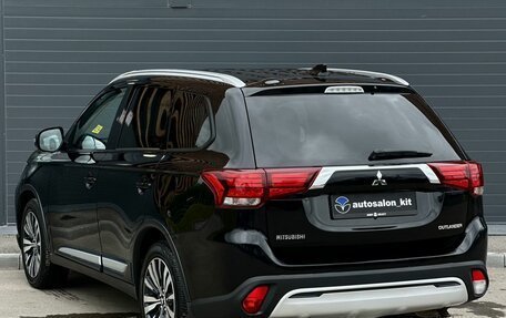 Mitsubishi Outlander III рестайлинг 3, 2019 год, 2 129 000 рублей, 8 фотография