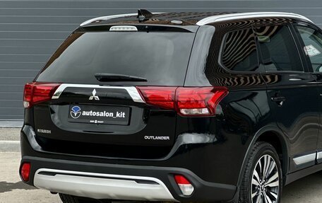 Mitsubishi Outlander III рестайлинг 3, 2019 год, 2 129 000 рублей, 6 фотография