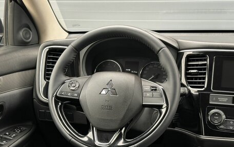 Mitsubishi Outlander III рестайлинг 3, 2019 год, 2 129 000 рублей, 12 фотография