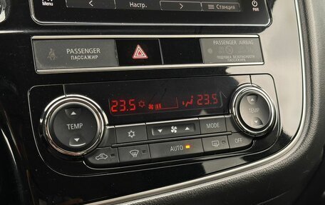 Mitsubishi Outlander III рестайлинг 3, 2019 год, 2 129 000 рублей, 15 фотография
