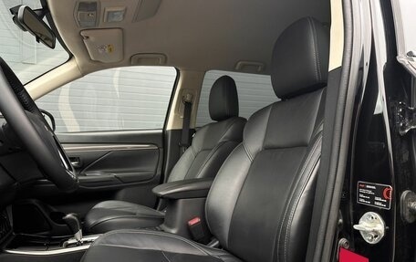 Mitsubishi Outlander III рестайлинг 3, 2019 год, 2 129 000 рублей, 20 фотография