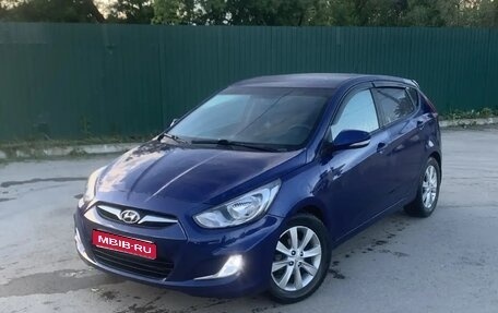 Hyundai Solaris II рестайлинг, 2011 год, 655 100 рублей, 1 фотография