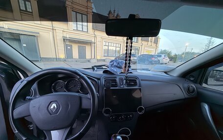 Renault Logan II, 2017 год, 940 000 рублей, 10 фотография