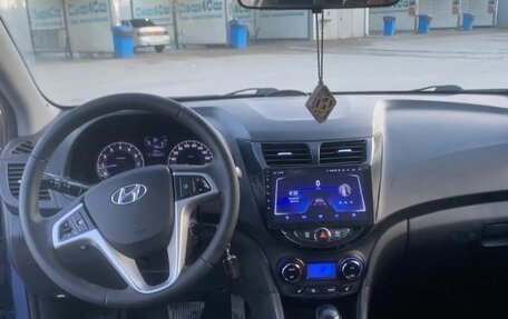 Hyundai Solaris II рестайлинг, 2011 год, 655 100 рублей, 22 фотография