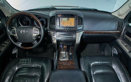 Toyota Land Cruiser 200, 2011 год, 3 249 000 рублей, 12 фотография