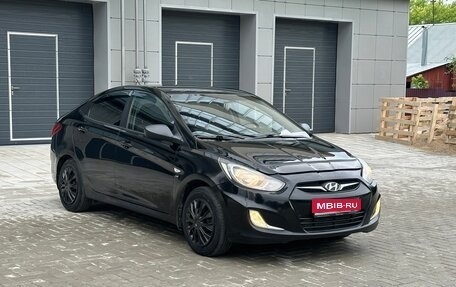 Hyundai Solaris II рестайлинг, 2012 год, 630 000 рублей, 1 фотография