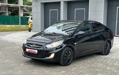 Hyundai Solaris II рестайлинг, 2012 год, 630 000 рублей, 3 фотография