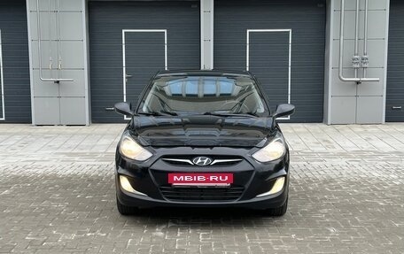 Hyundai Solaris II рестайлинг, 2012 год, 630 000 рублей, 2 фотография