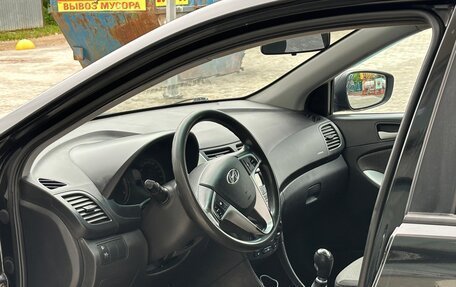 Hyundai Solaris II рестайлинг, 2012 год, 630 000 рублей, 19 фотография