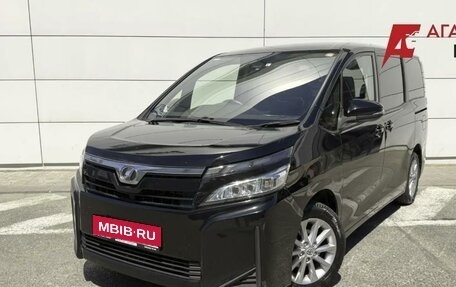 Toyota Voxy III, 2019 год, 2 390 000 рублей, 1 фотография