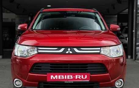 Mitsubishi Outlander III рестайлинг 3, 2013 год, 1 460 000 рублей, 3 фотография