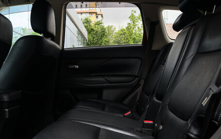 Mitsubishi Outlander III рестайлинг 3, 2013 год, 1 460 000 рублей, 9 фотография