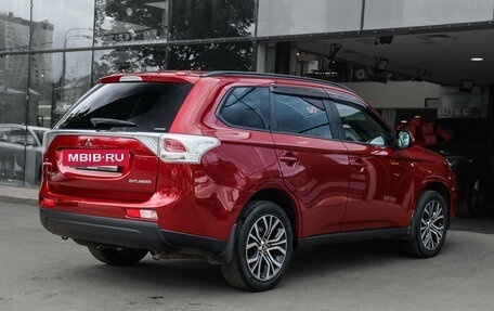 Mitsubishi Outlander III рестайлинг 3, 2013 год, 1 460 000 рублей, 5 фотография