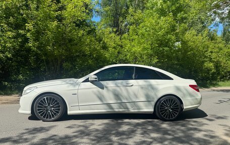 Mercedes-Benz E-Класс, 2011 год, 1 350 000 рублей, 1 фотография