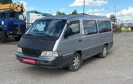 SsangYong Istana, 2003 год, 220 000 рублей, 1 фотография
