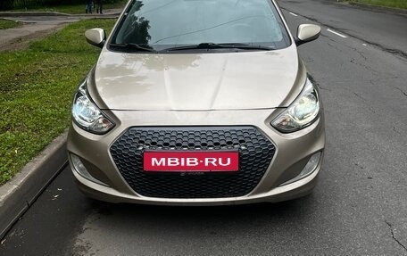 Hyundai Solaris II рестайлинг, 2013 год, 649 000 рублей, 1 фотография