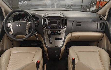 Hyundai H-1 II рестайлинг, 2018 год, 2 499 000 рублей, 8 фотография