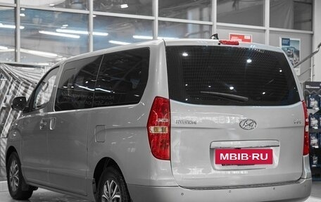 Hyundai H-1 II рестайлинг, 2018 год, 2 499 000 рублей, 4 фотография