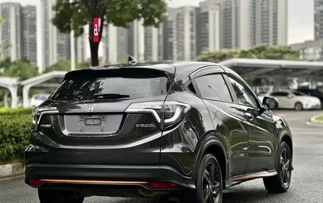 Honda Vezel, 2022 год, 1 300 000 рублей, 4 фотография