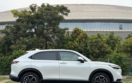 Honda Vezel, 2025 год, 1 700 000 рублей, 6 фотография