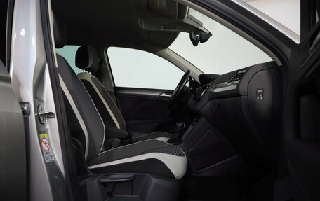Volkswagen Tiguan II, 2020 год, 3 499 000 рублей, 25 фотография