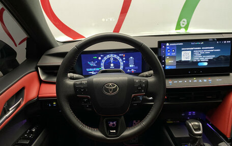 Toyota Camry, 2024 год, 3 890 000 рублей, 11 фотография