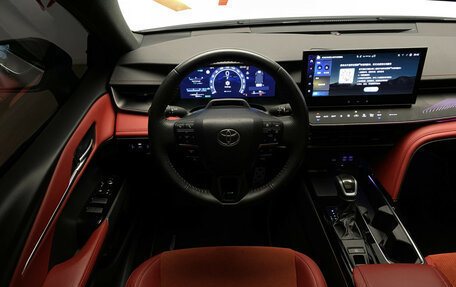 Toyota Camry, 2024 год, 3 890 000 рублей, 10 фотография