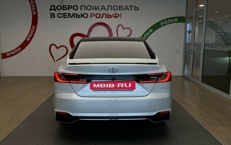 Toyota Camry, 2024 год, 3 890 000 рублей, 2 фотография