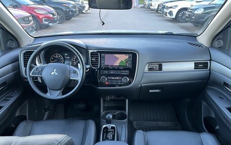 Mitsubishi Outlander III рестайлинг 3, 2014 год, 1 550 000 рублей, 19 фотография