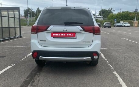 Mitsubishi Outlander III рестайлинг 3, 2015 год, 1 550 000 рублей, 6 фотография