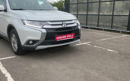 Mitsubishi Outlander III рестайлинг 3, 2015 год, 1 550 000 рублей, 3 фотография