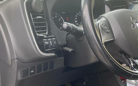 Mitsubishi Outlander III рестайлинг 3, 2015 год, 1 550 000 рублей, 11 фотография