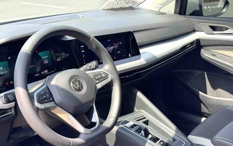 Volkswagen Golf VIII, 2023 год, 2 254 000 рублей, 8 фотография