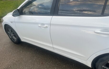Hyundai Elantra VI рестайлинг, 2016 год, 600 000 рублей, 7 фотография